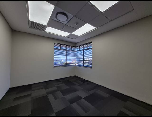 1,012M² OFFICE TO LET IN ILLOVO